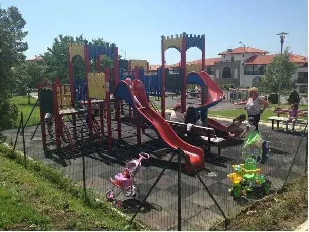 Yanis Guest House