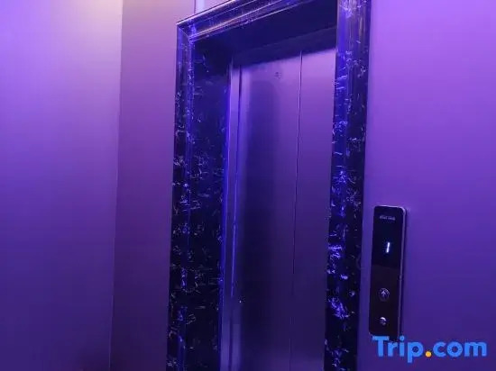 Lingshou Week Eight Themed Hotel
