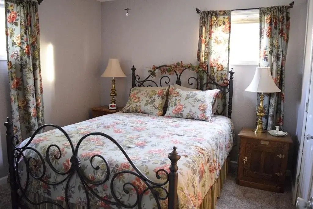 Silver Heart Inn & Cottages