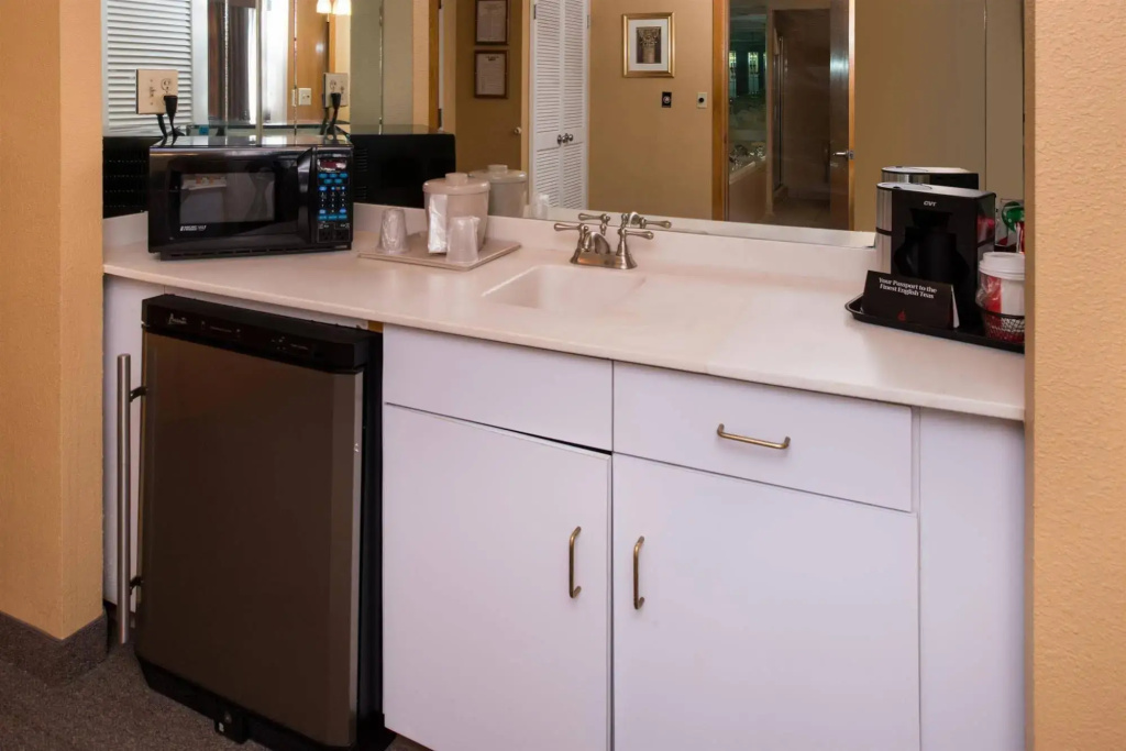 Rochester Airport Plaza Hotel