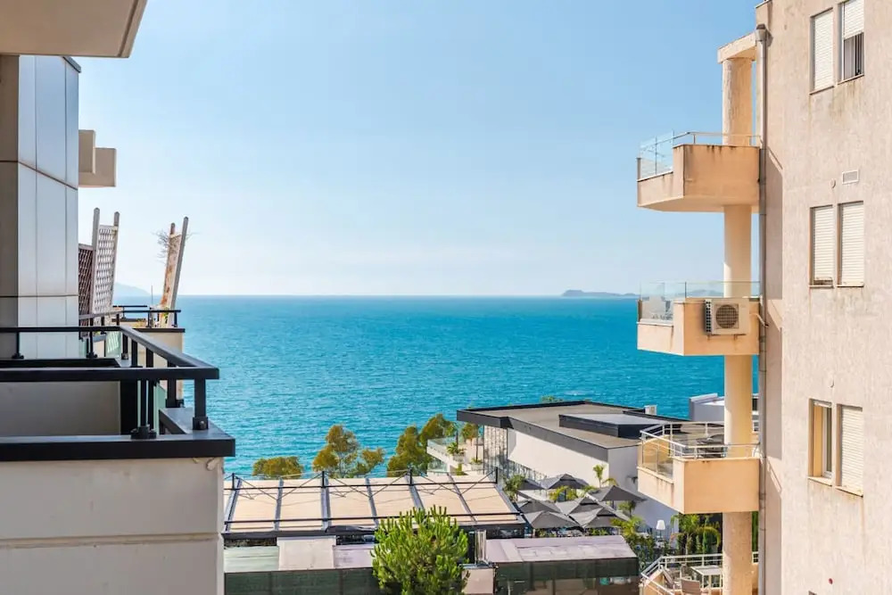 Marina Mirage Apartment Beachfront 2BR