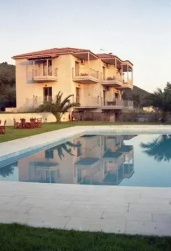 Hotel Yades