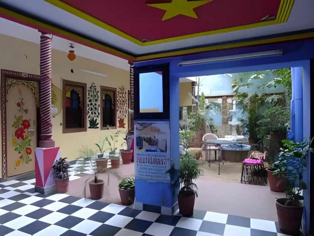 Sarvar Guest House