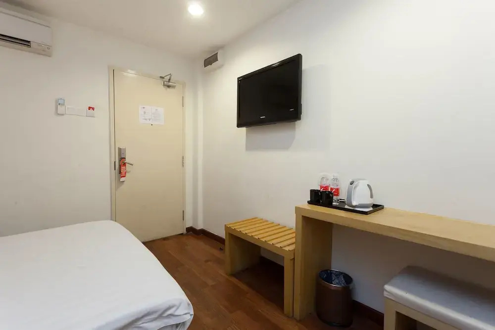 ZEN Rooms Opposite YMCA
