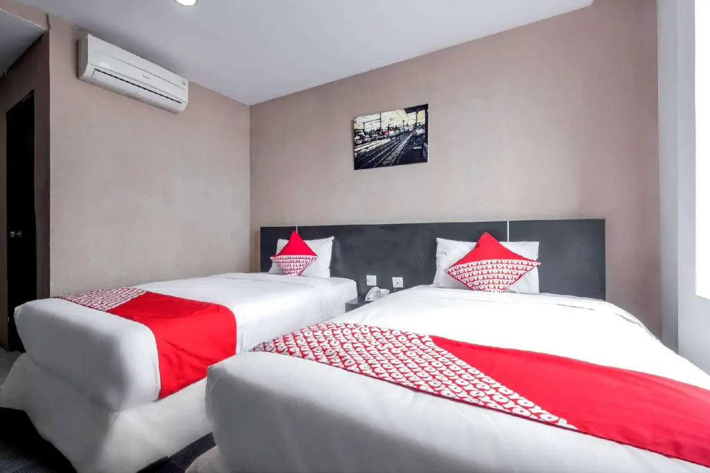 Urbanview Hotel Asyra Makassar