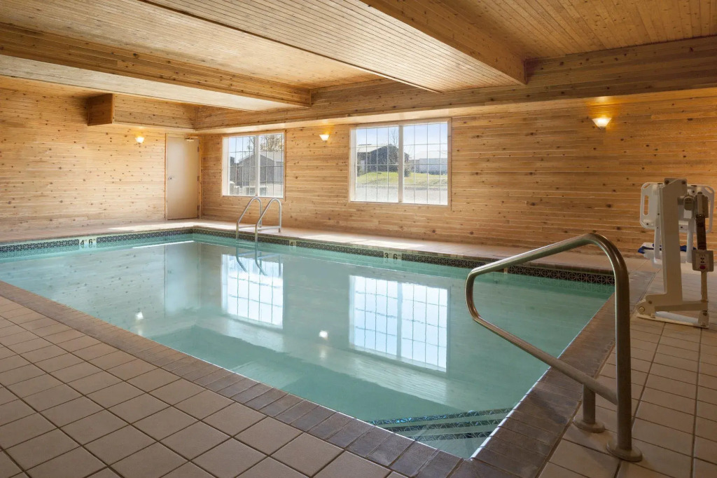 Country Inn & Suites by Radisson, Albert Lea - Austin