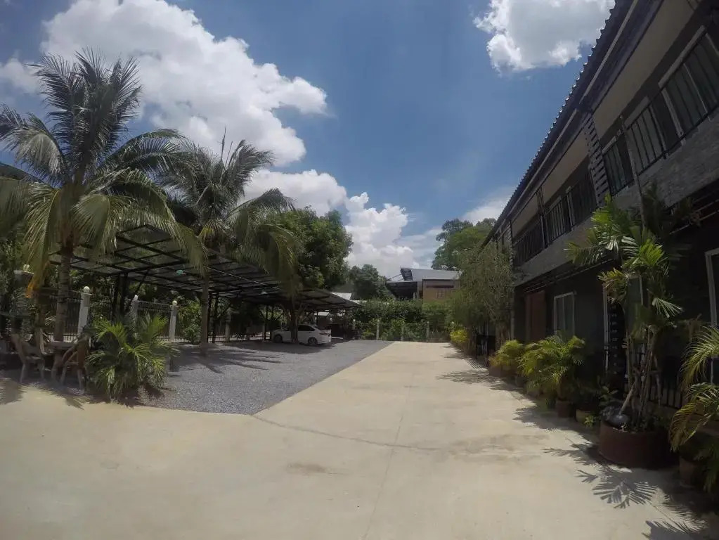 บ้านชมเขา - Baan Chom Khao