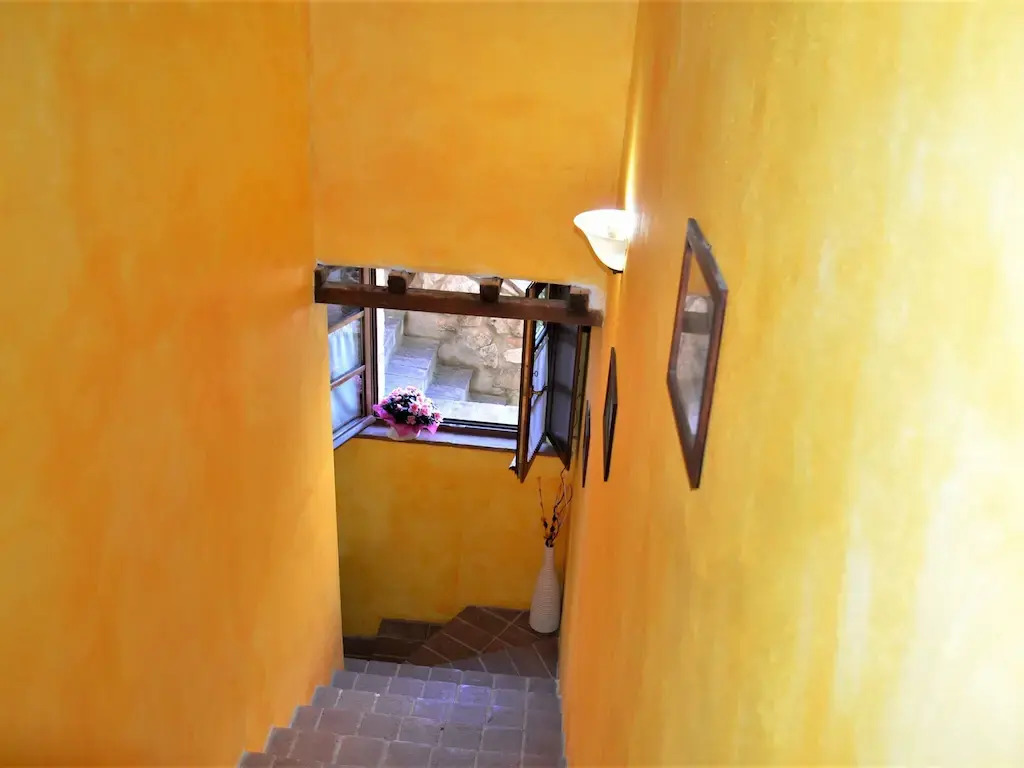Apartment in Medieval Village, Splendid Panoramic View, Shared Swimming Pool