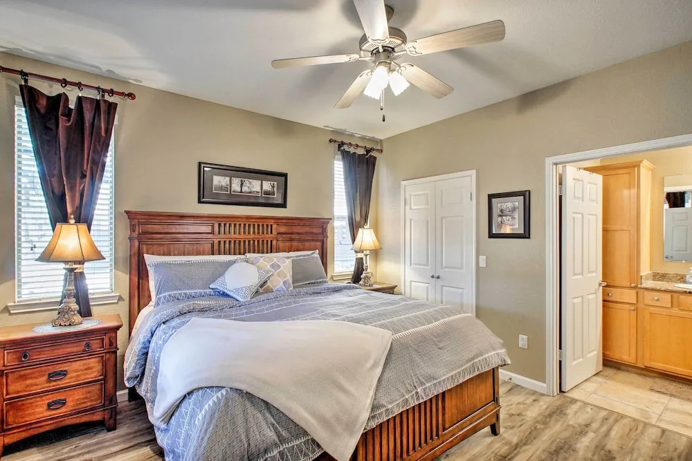 < 1 Mi to Scottsdale Quarter! Resort Condo w/ Pool