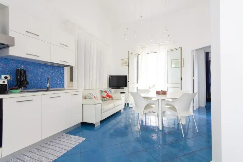 3 bedrooms appartement at Piano di Trappeto 1 m away from the beach with sea view furnished terrace and wifi