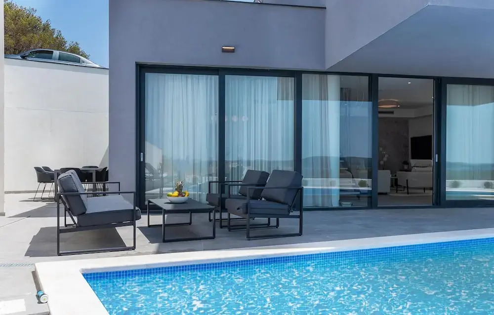 Awesome Home In Sibenik