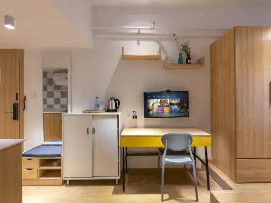 Home Plus Hotel (Chengdu Shuangliu International Airport)