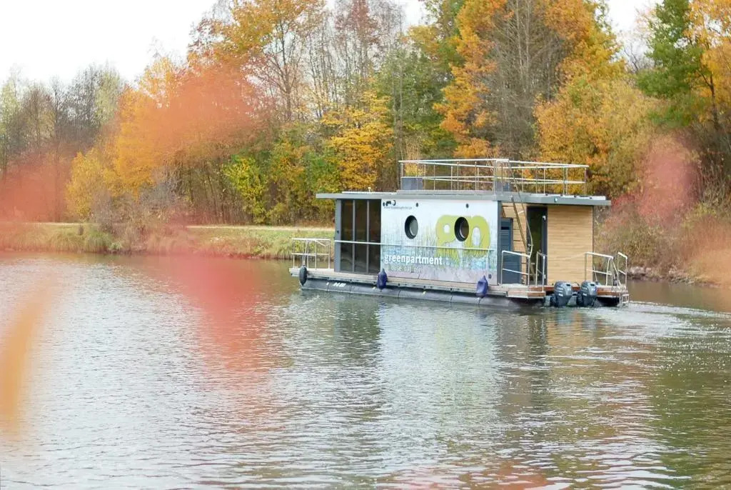 Hausboot greenpartment houseboathotel