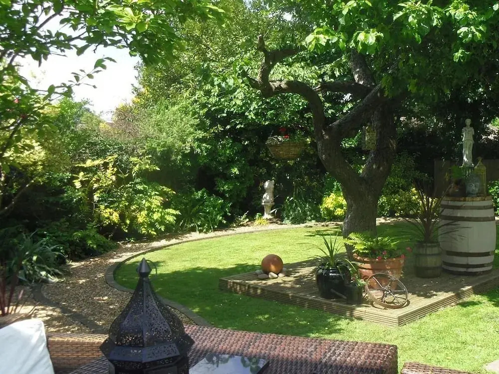 Holly House Bed & Breakfast