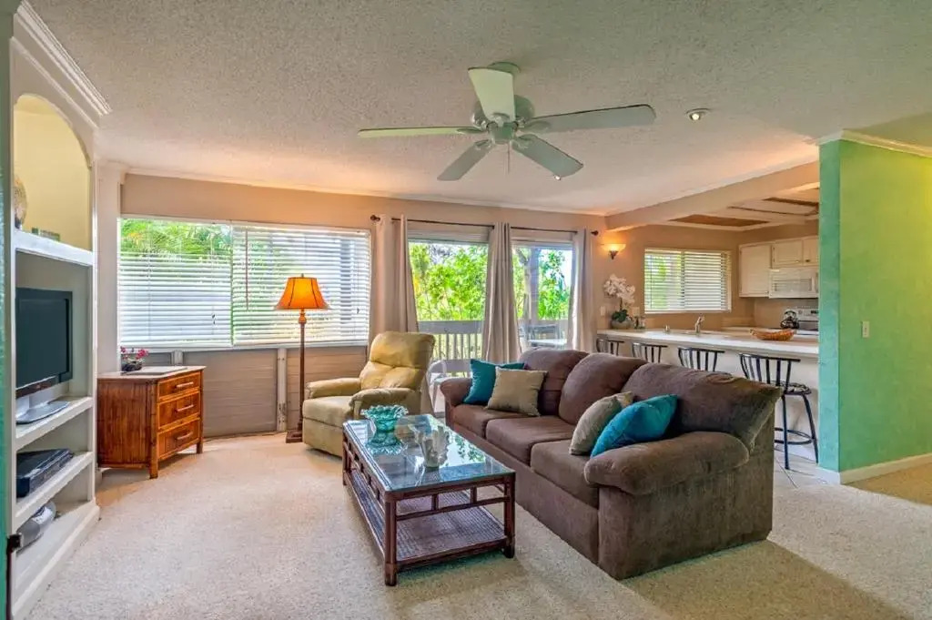 Sandpiper 120A-as seen on HGTV's Hawaii Life, with pool, BBQ, hot tub