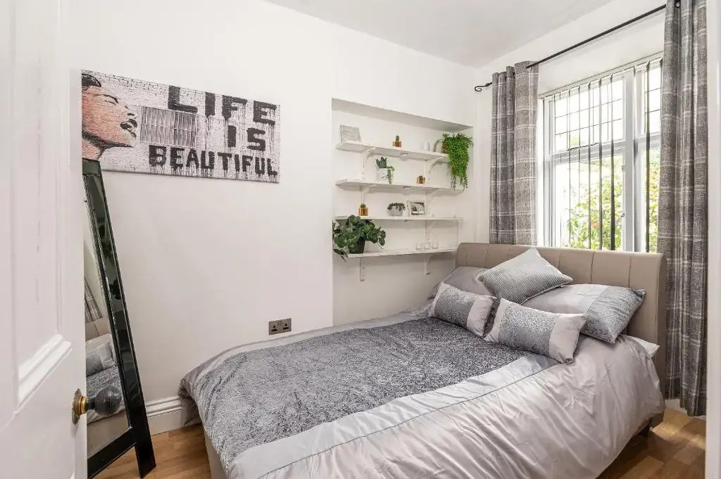 1 Bed Central Garden Apartment