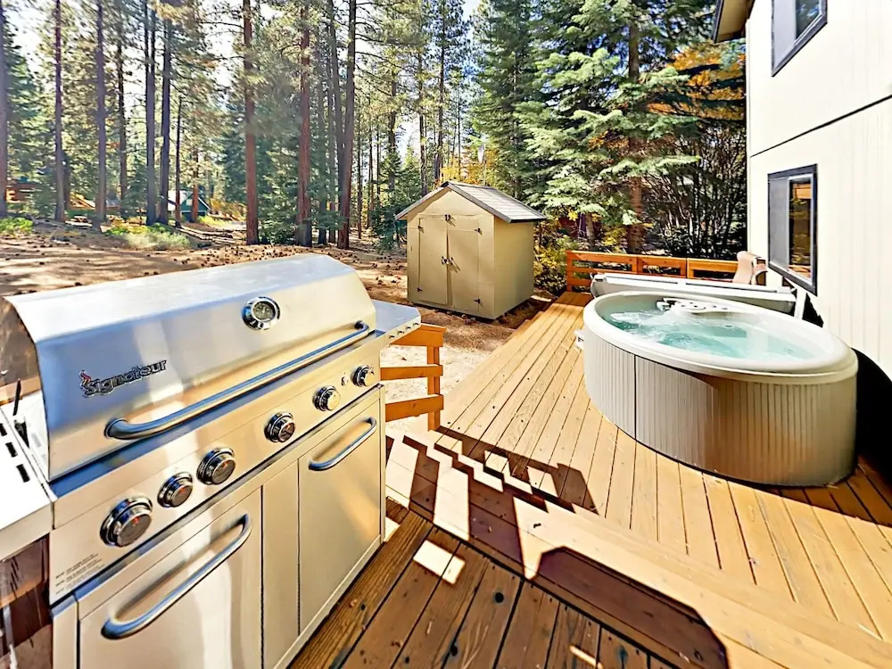 3br W/ Private Hot Tub! Near Golf & Ski Resorts 3 Bedroom Home