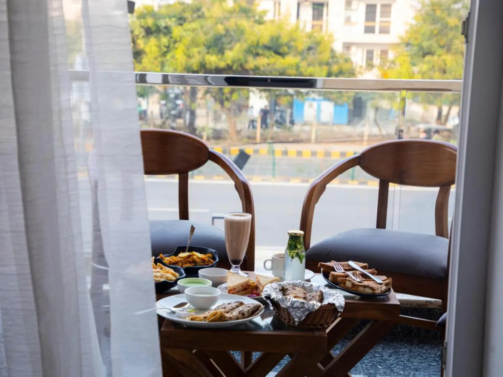 Dev Royale Hotel