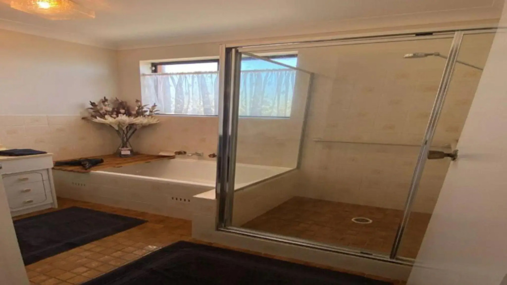 Sunrise Court Unit 4