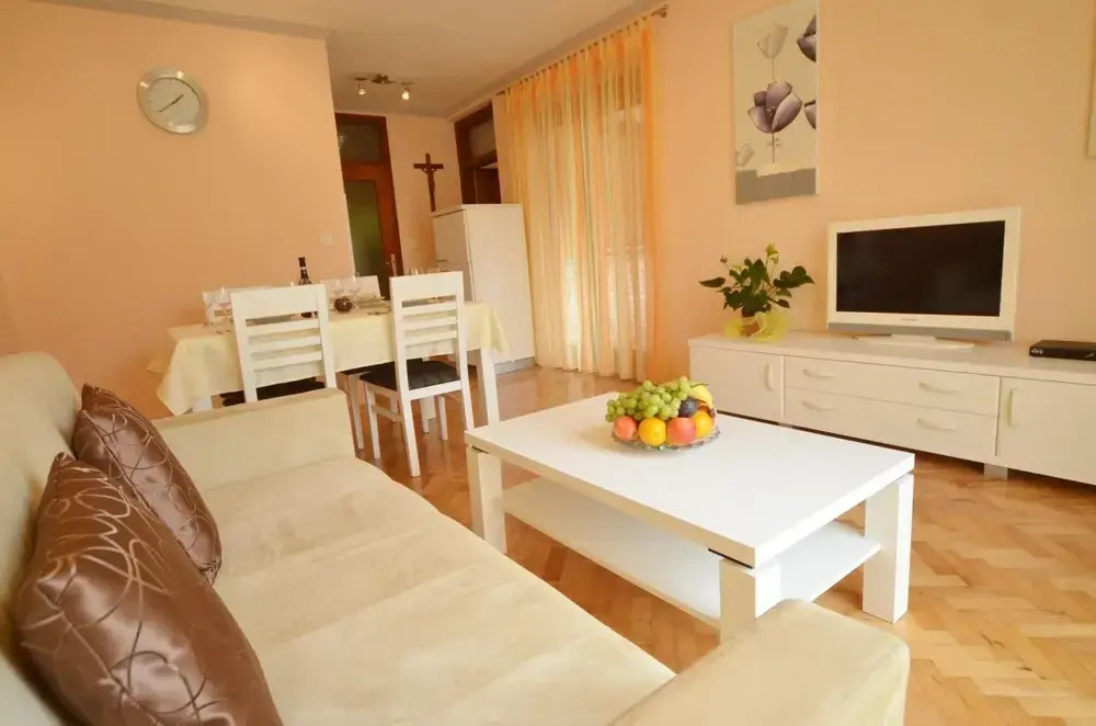 Bernardo in Rovinj With 1 Bedrooms and 1 Bathrooms
