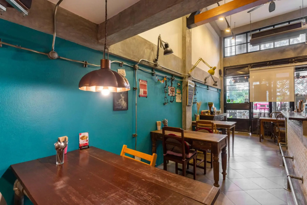 Box Hostel N Cafe