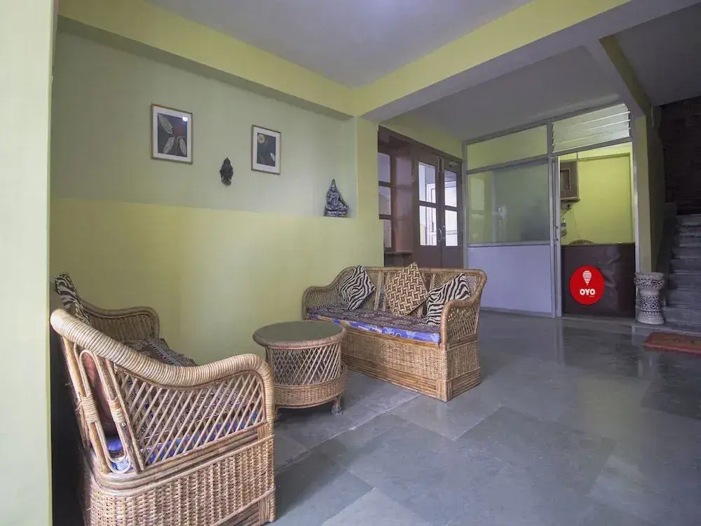 OYO 17067 Maitreya Guest House