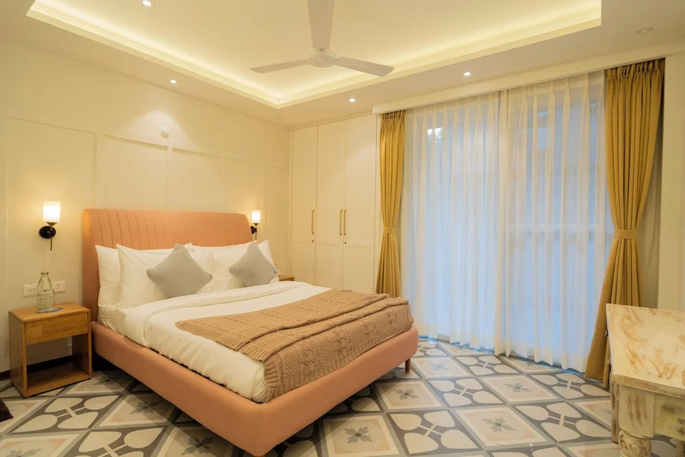 ELIVAAS Solace Teal 5 BHK Villa