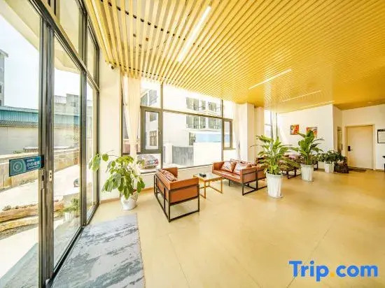 Mile Huahai Homestay (Huquan Ecological Park)