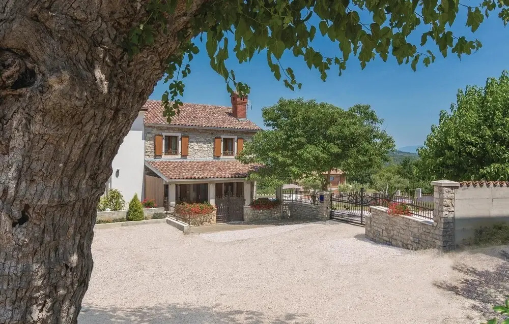 Nice Home In Nova Vas