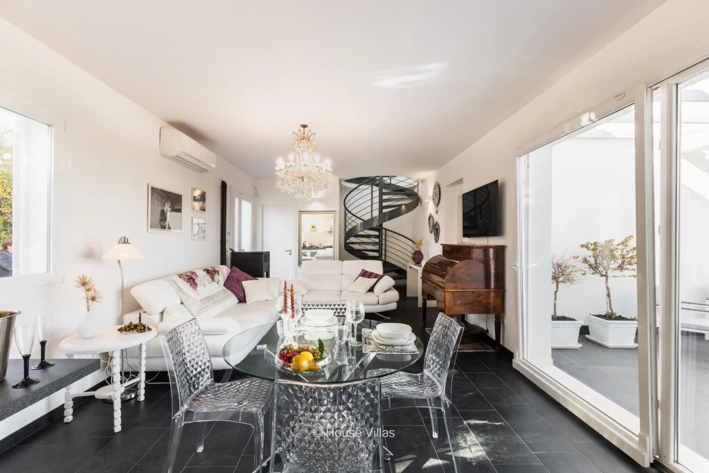 Albantica In Avola With 3 Bedrooms And 3 Bathrooms