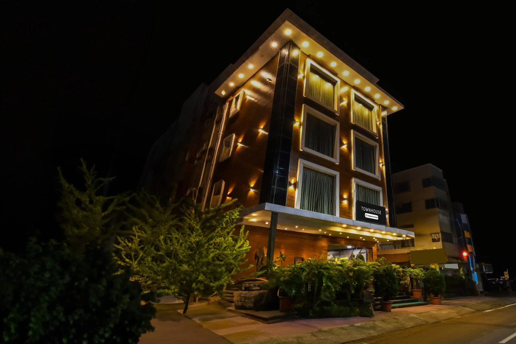Townhouse Marine Drive Puri Formerly Royal Crown