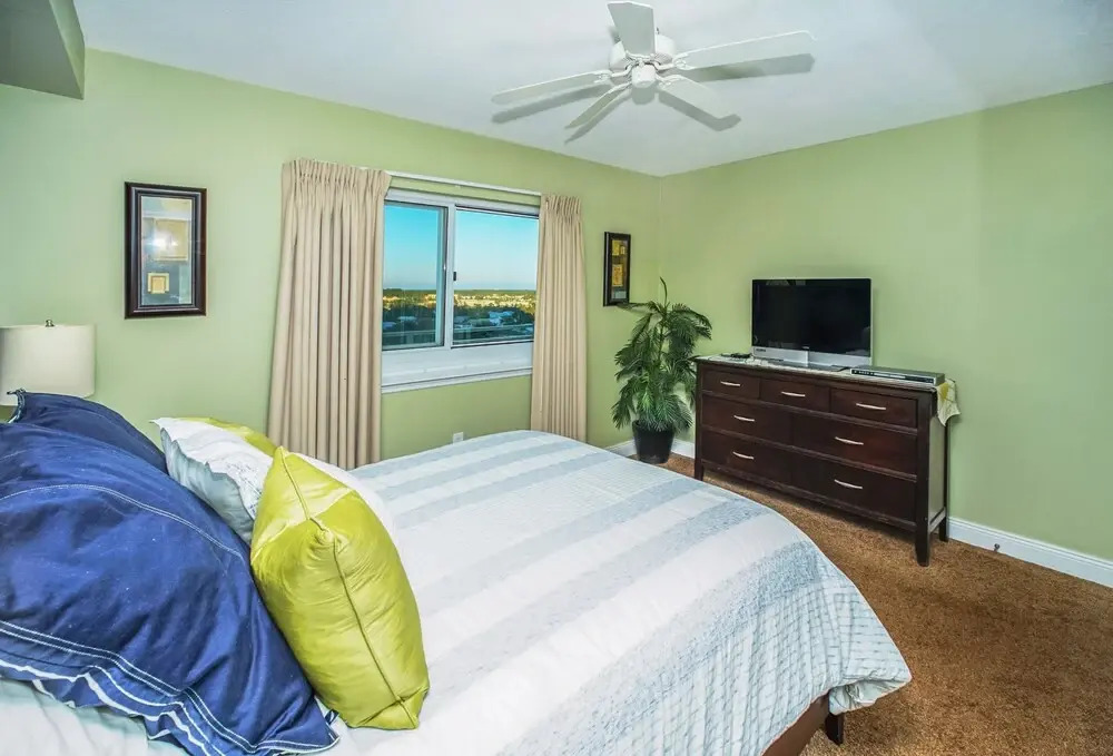Emerald Beach 1130  by Best Beach Getaways