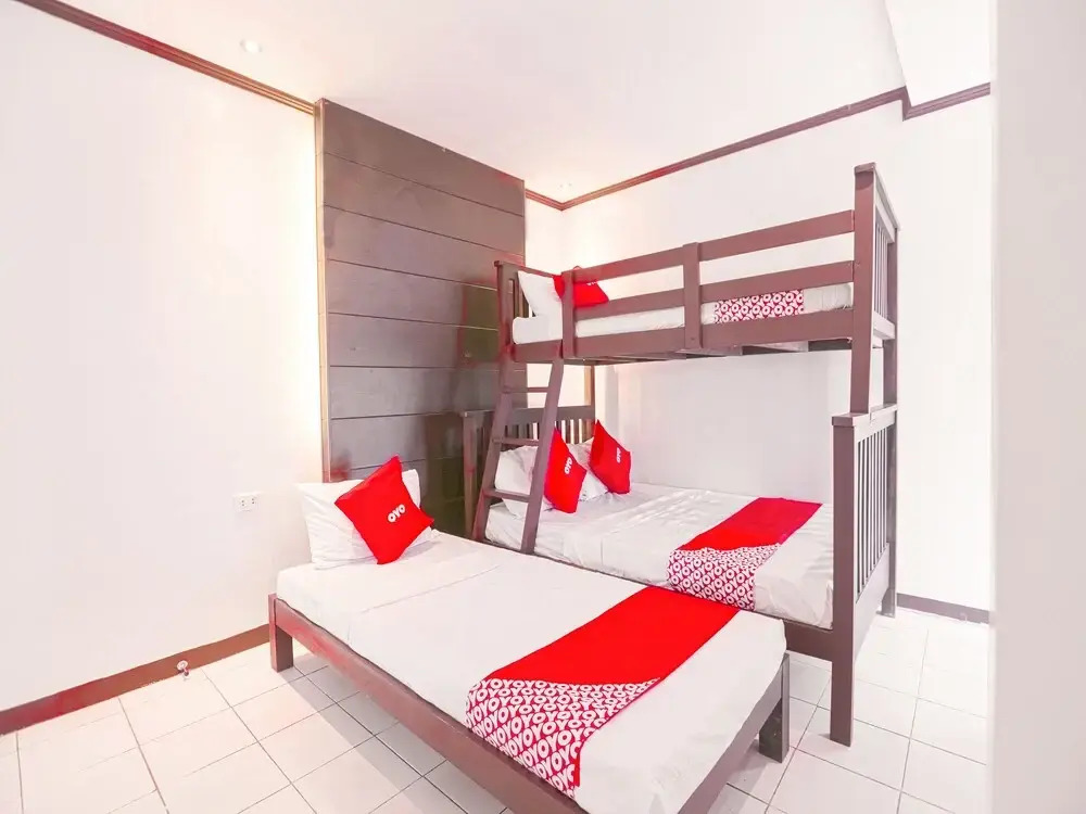OYO 759 Royal South Garden Suites