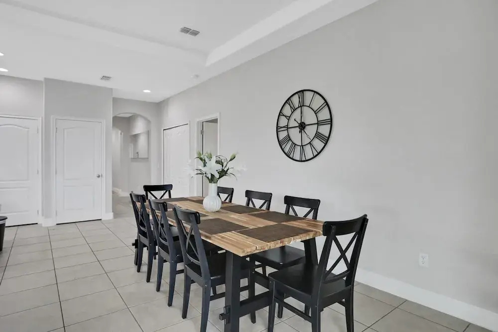 163kb - Balmoral Resort 4 Bedroom Home