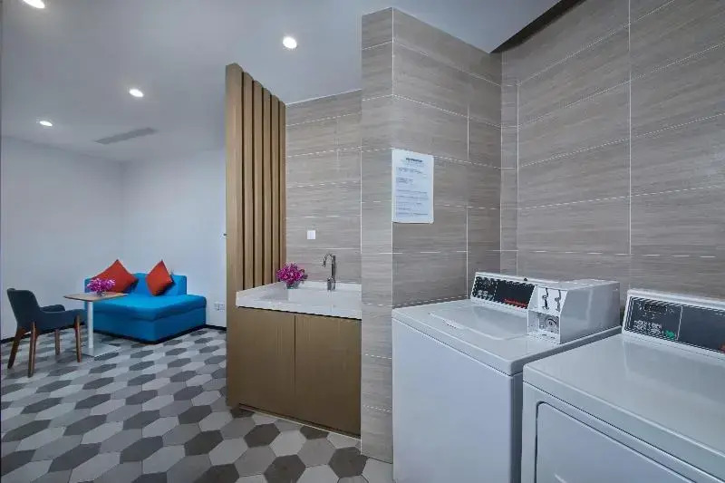 Holiday Inn Express Zhangjiagang East
