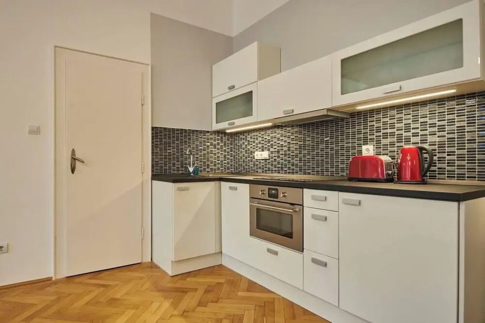 1 Bedroom Apartment Sleeps 2 -balcony -lift Access