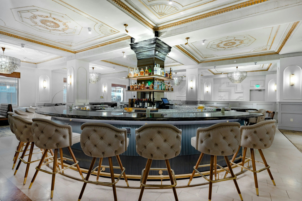Hotel Fort Des Moines, Curio Collection By Hilton