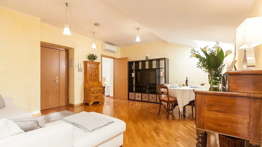 Rental in Rome Corso Lucina
