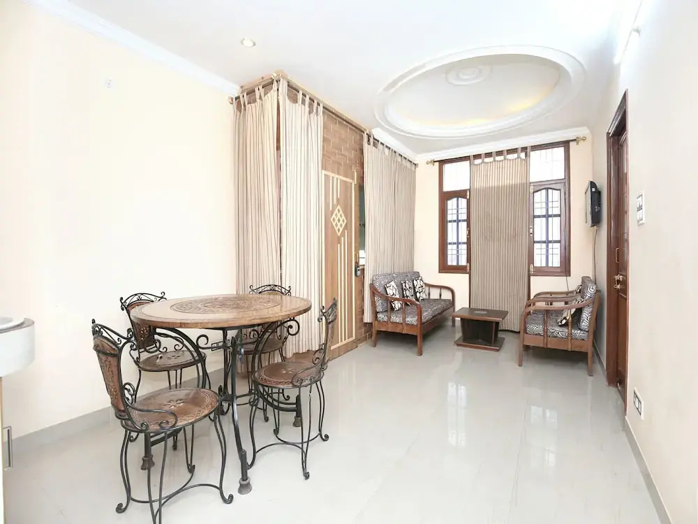 OYO 11905 Home Modern 3BHK New Shimla