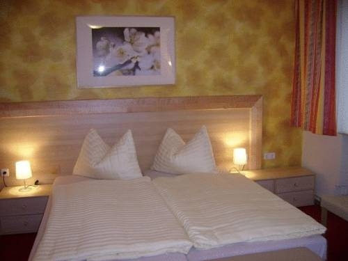 Neues Gästehaus und Hotel-Pension zum Gmoana