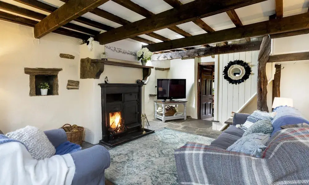 1 Bedroom Cottage in Bury, No Deposit