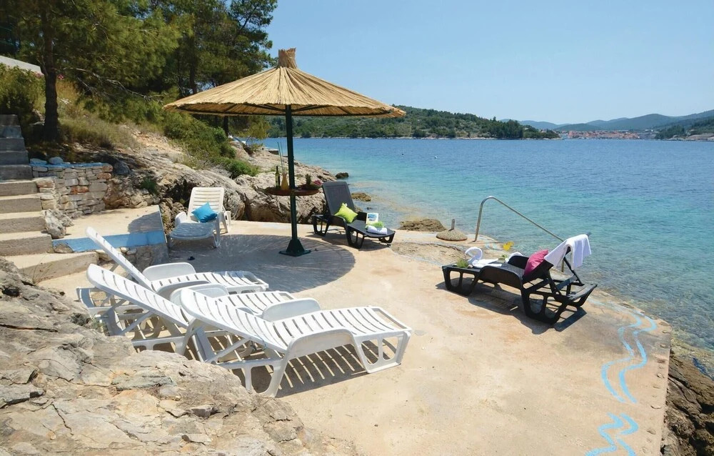 Amazing Home in Vela Luka With Wifi and 5 Bedrooms