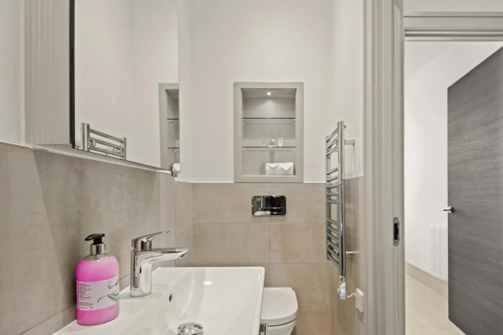 Harrow Apartments