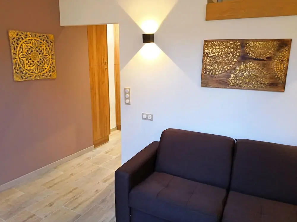 Beautifully Refurnished with AC