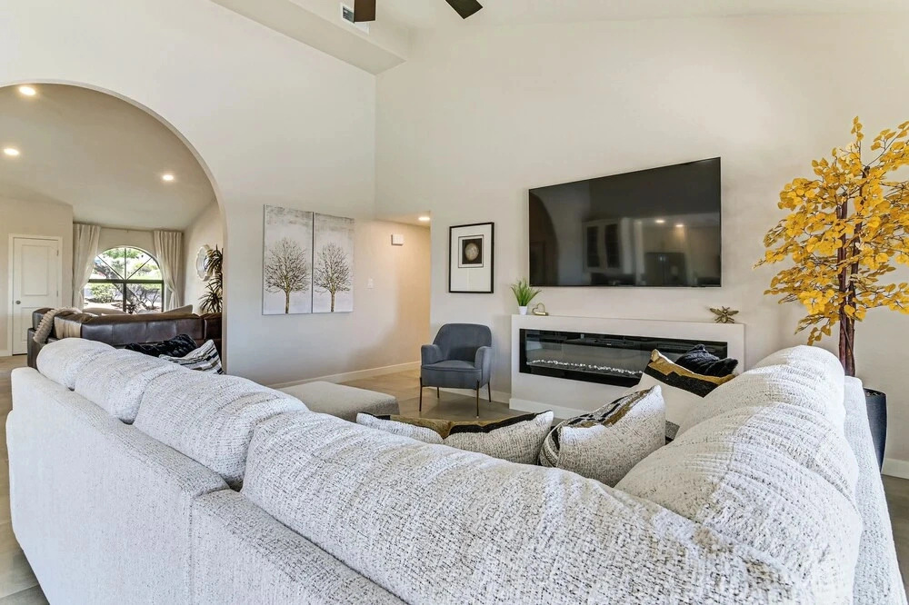 Sweeping Mtn Views & Hot Tub: Fountain Hills Oasis