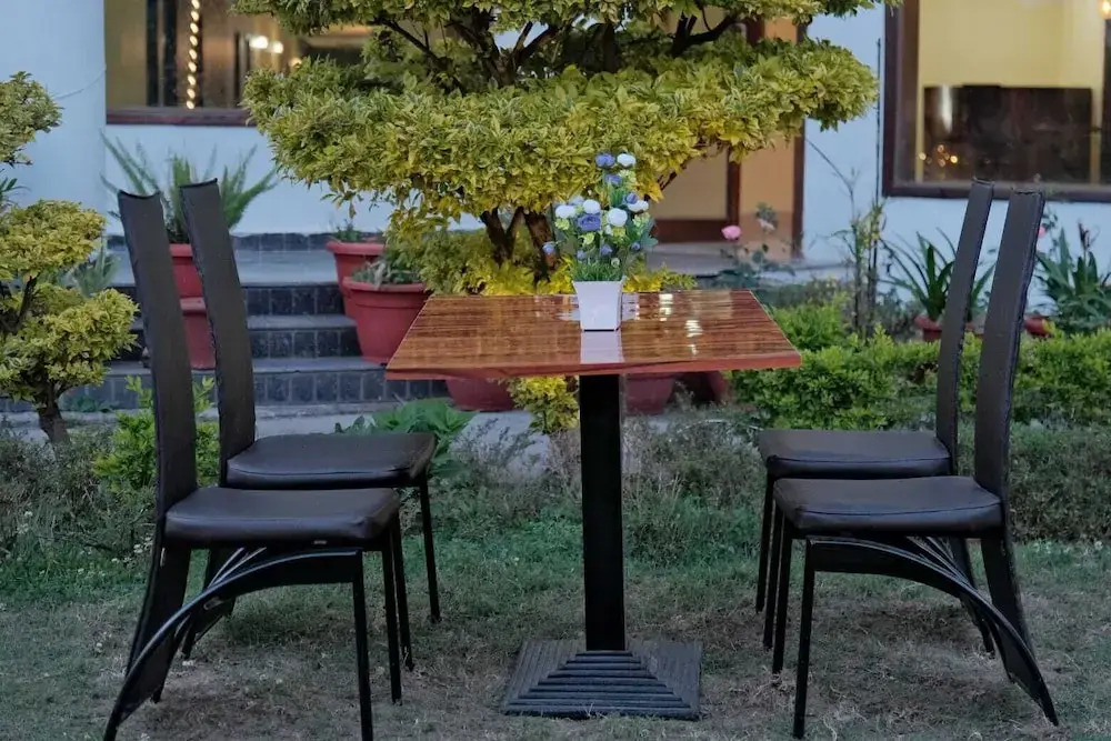 The Luv Hill Hotel And Cafe