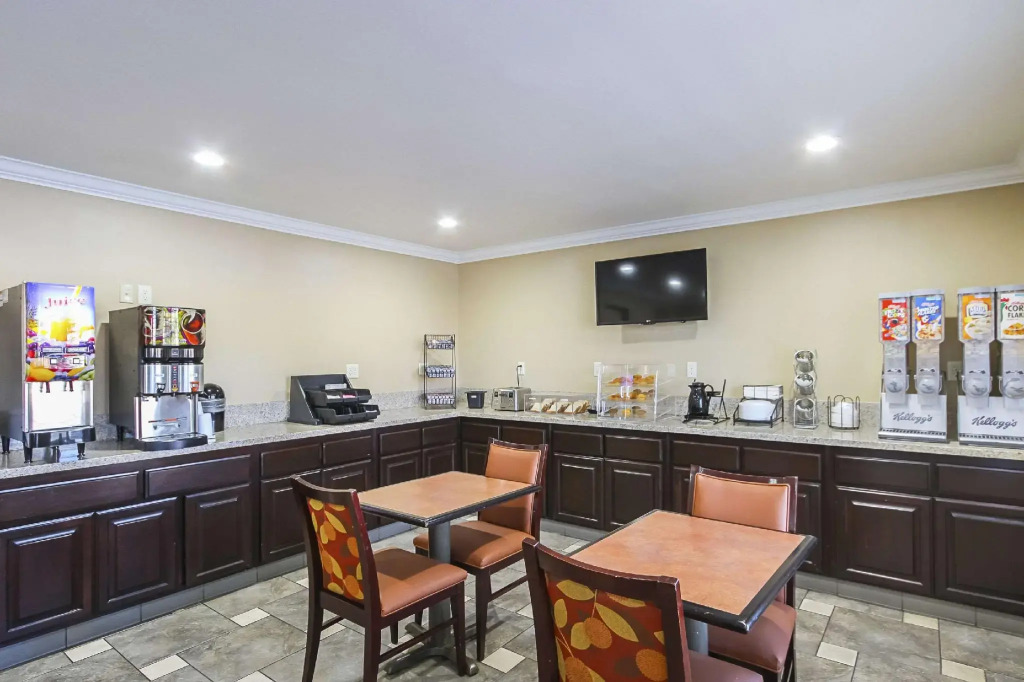 Econo Lodge Inn & Suites Escondido Downtown