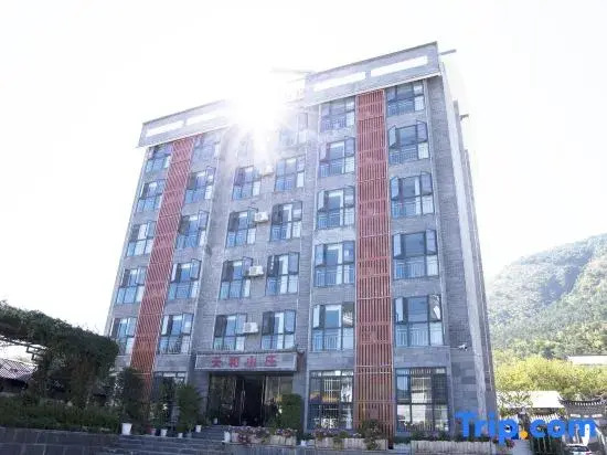 Yiyuan Tianhe Mountain Villa