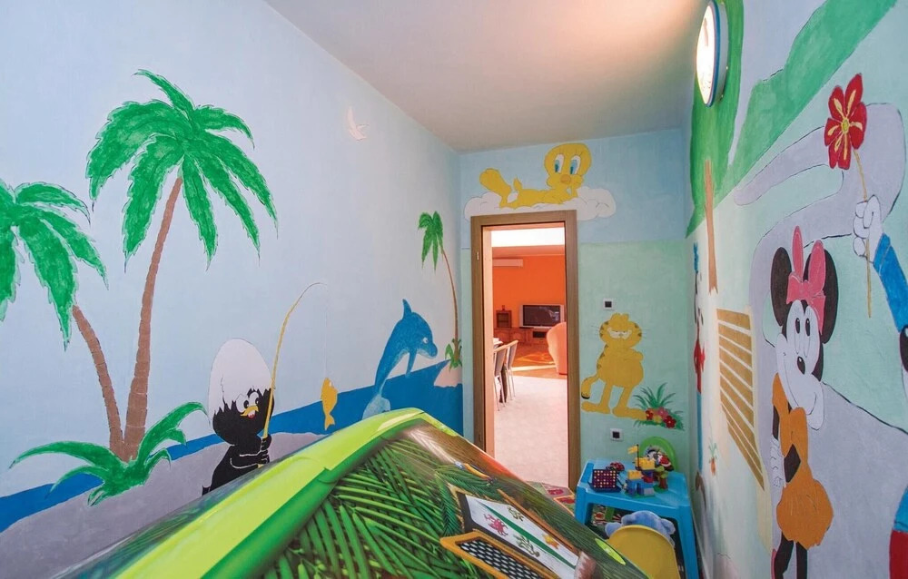 Awesome Home in Sumber With Sauna, Wifi and 7 Bedrooms