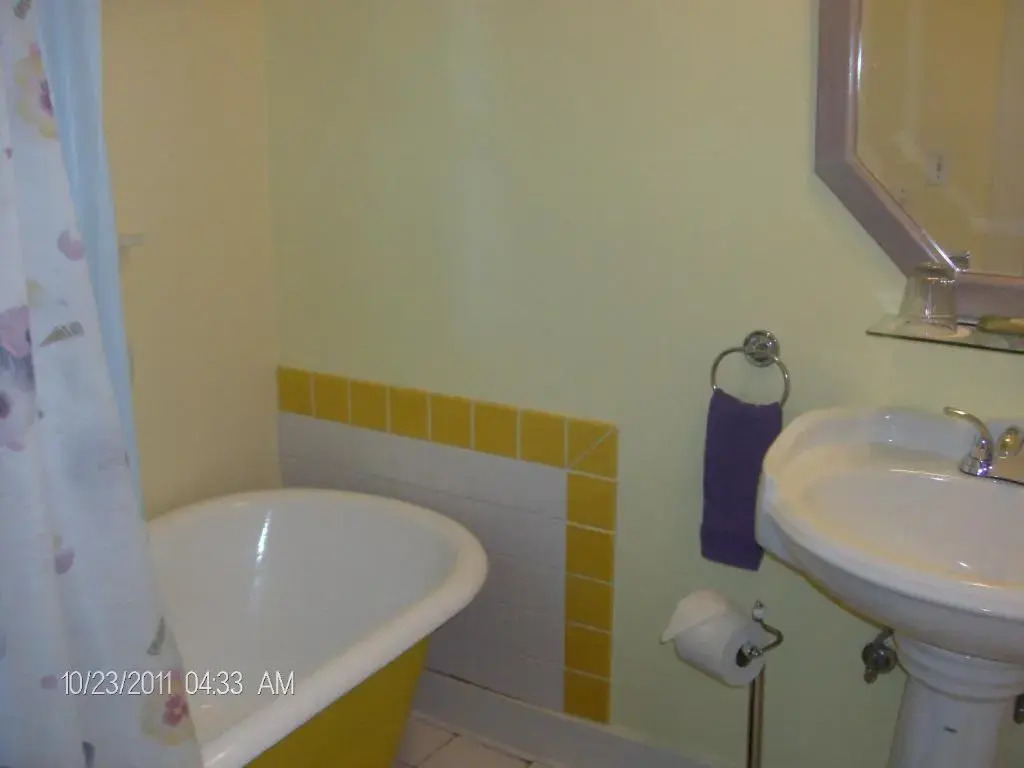 Secret Garden Inn & Cottages